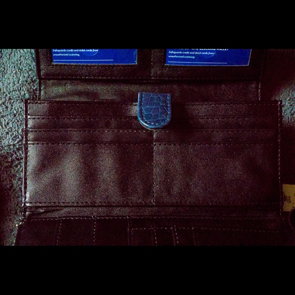 Apt 9 navy blue clutch wallet - Picture 7 of 8